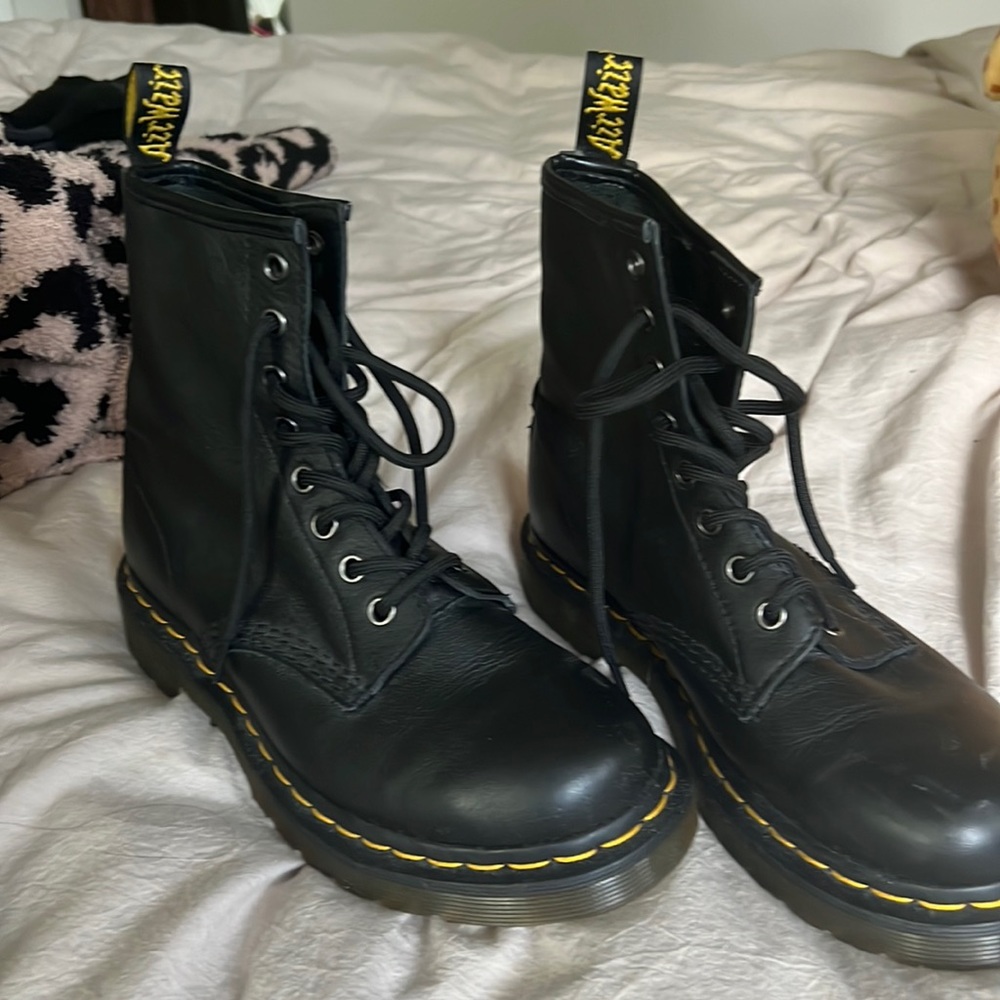 Size 7 Doc Martens Lace Up Boots